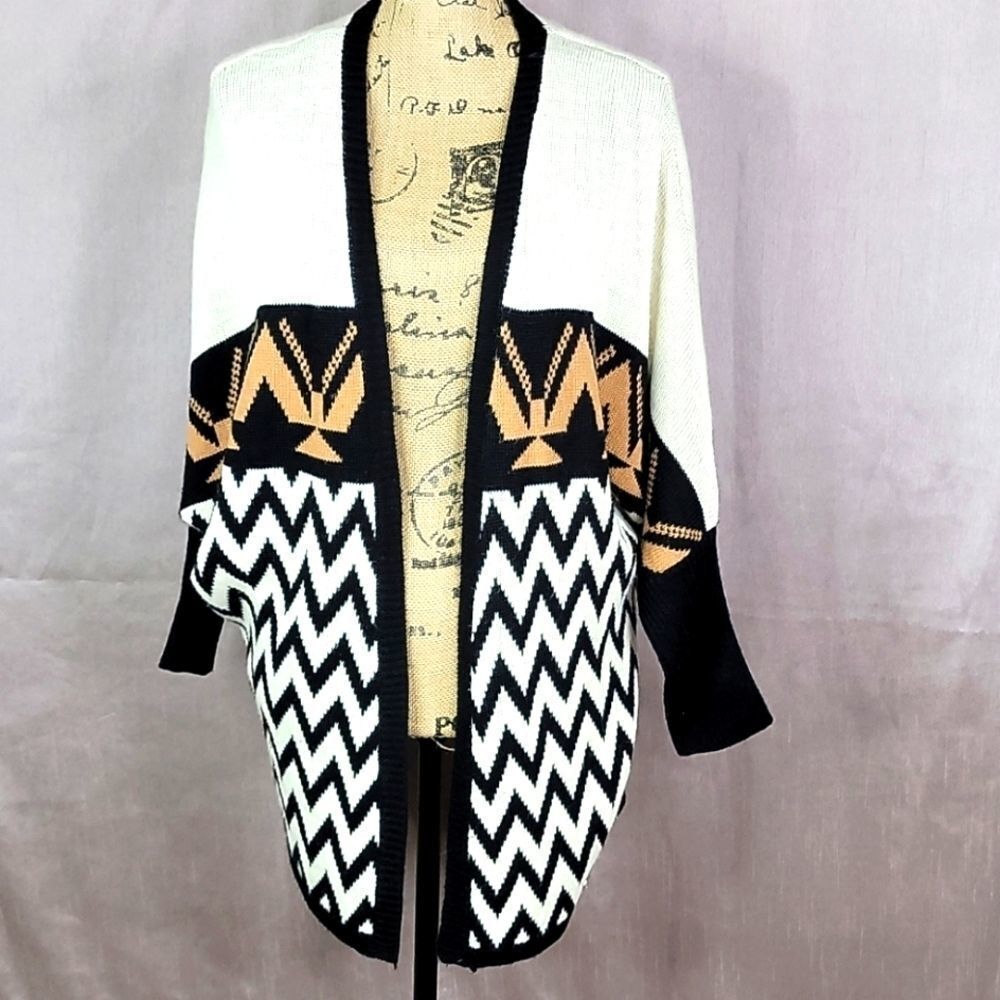 CHARLOTTE RUSSE Navajo Cape Sweater Medium